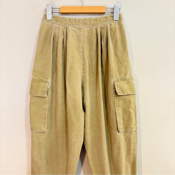 Vintage Sasson Jeans Cuffed Tan Cargo Pants with Dart Details - Picture 14 of 16